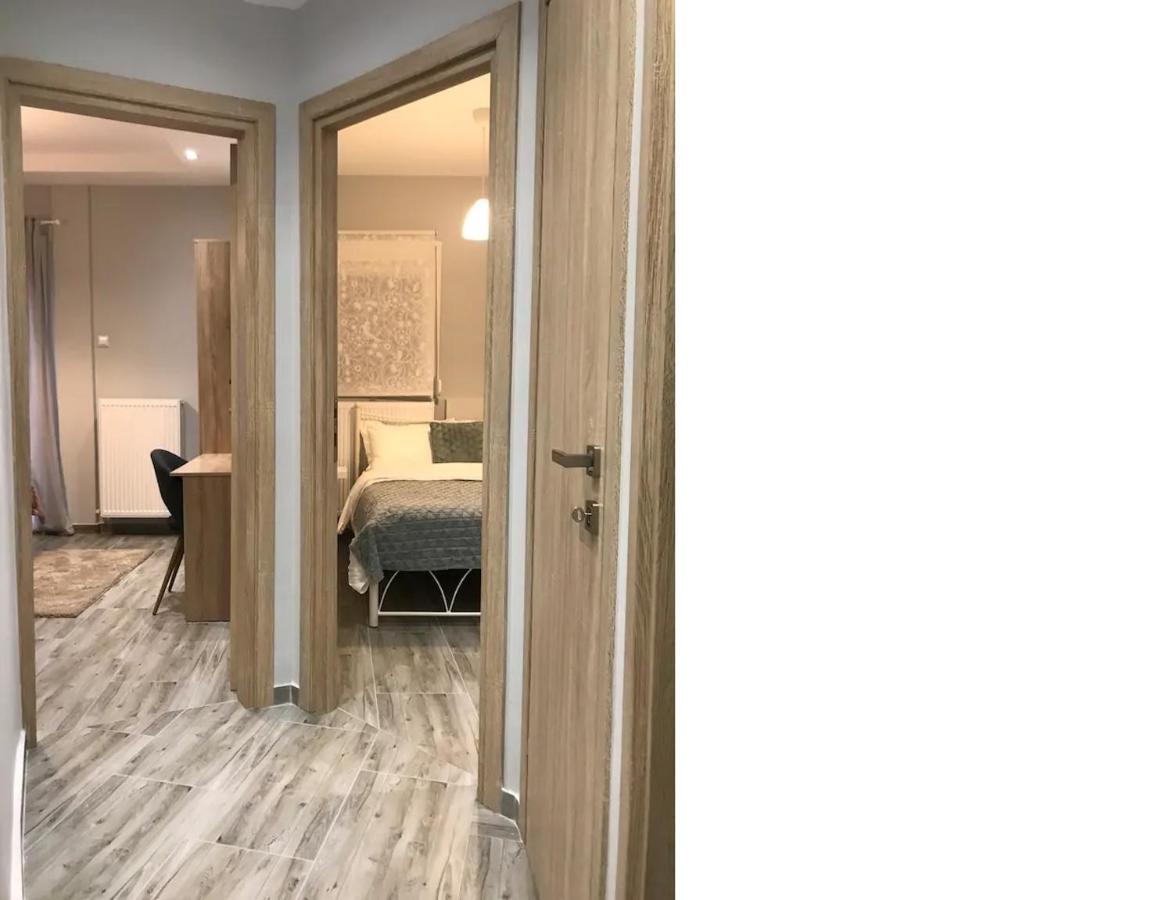 J&T Central Apartment Salonicco Esterno foto