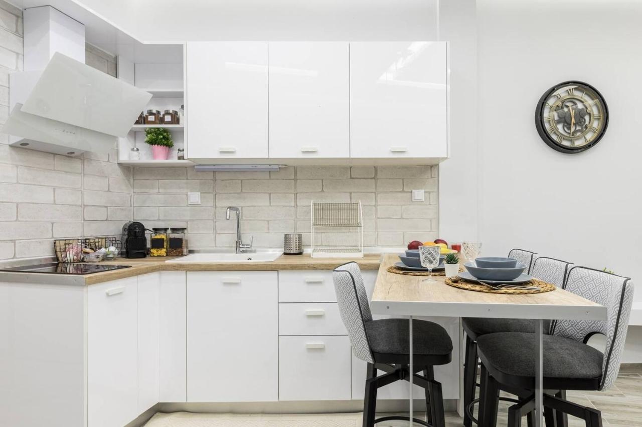 J&T Central Apartment Salonicco Esterno foto