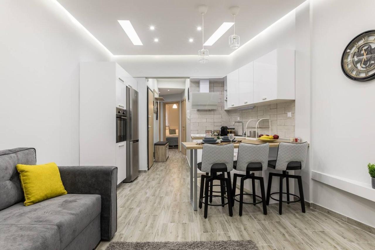 J&T Central Apartment Salonicco Esterno foto